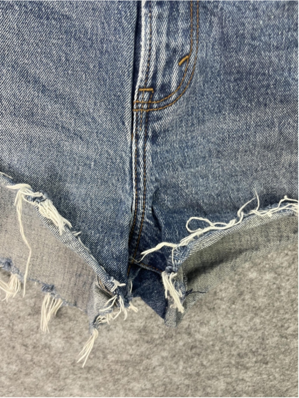 Abercrombie & Fitch Shorts Womens 6 Blue High Rise Mom Distressed Denim Raw Hem - Picture 3 of 14